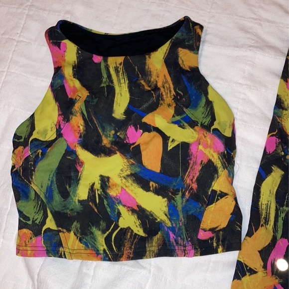 Lululemon matching workout top and leggings! - Picture 3 of 4